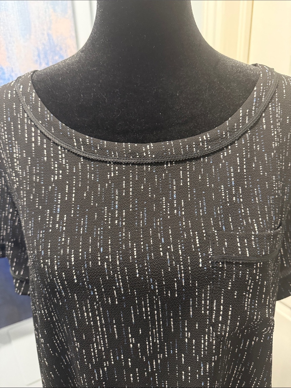 Buy 2 for 20$✌🏻 RW&CO. Black Short-Sleeve Shimmer Knit Tee - Picture 3 of 7